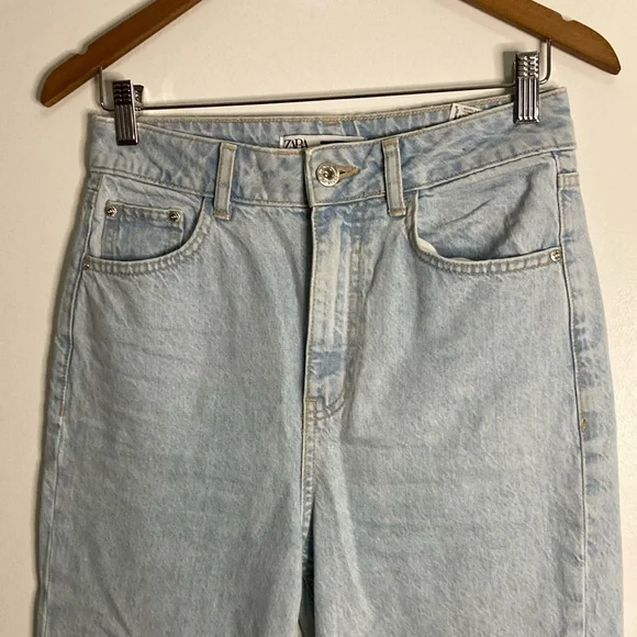 Zara women’s high waisted light Blue Jeans size - Picture 2 of 8